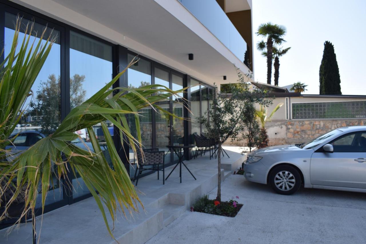 Maresole Beachfront Residence Πόρετς Εξωτερικό φωτογραφία