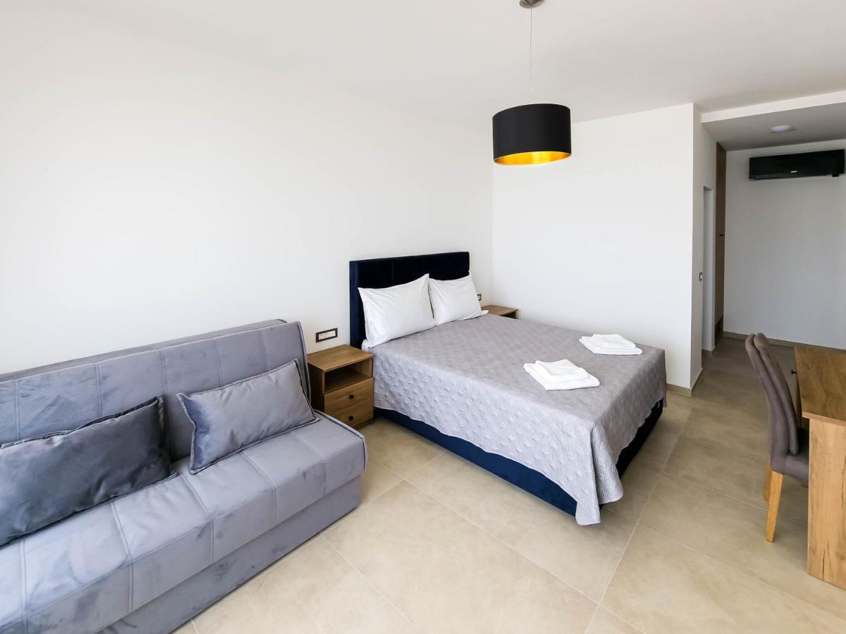 Maresole Beachfront Residence Πόρετς Εξωτερικό φωτογραφία