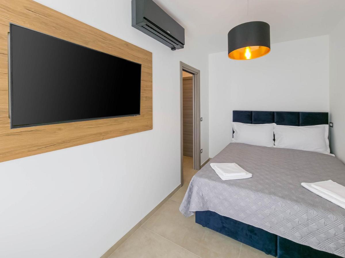 Maresole Beachfront Residence Πόρετς Εξωτερικό φωτογραφία