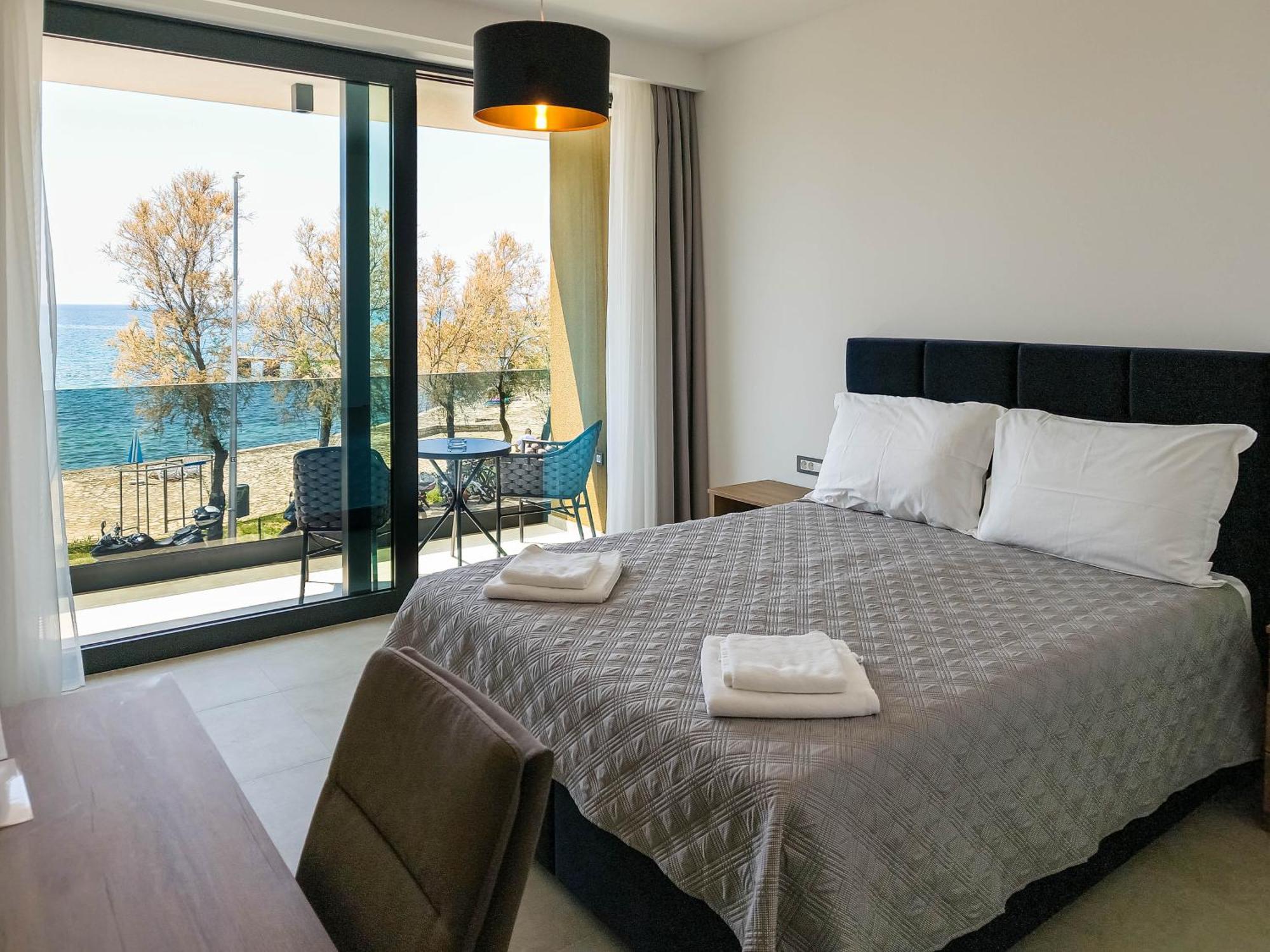 Maresole Beachfront Residence Πόρετς Εξωτερικό φωτογραφία