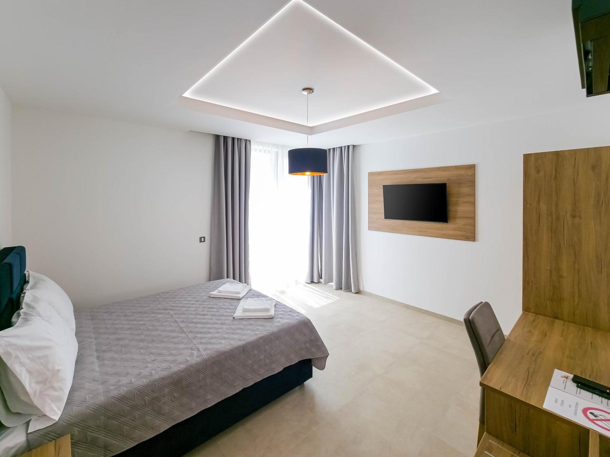 Maresole Beachfront Residence Πόρετς Εξωτερικό φωτογραφία