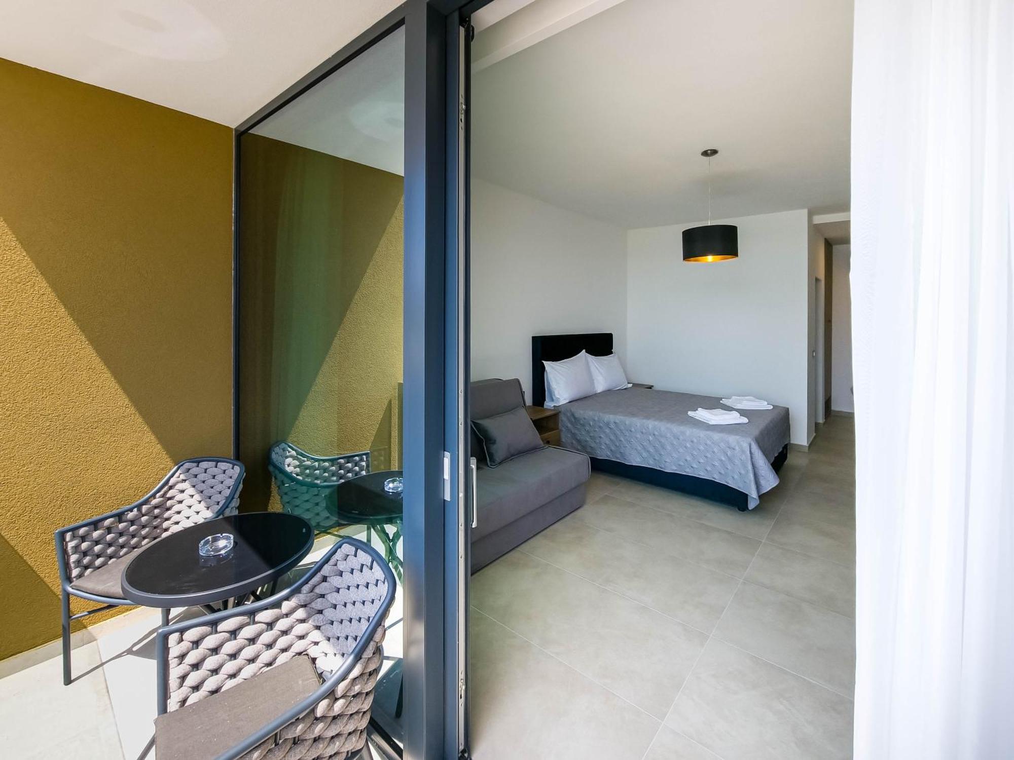 Maresole Beachfront Residence Πόρετς Εξωτερικό φωτογραφία